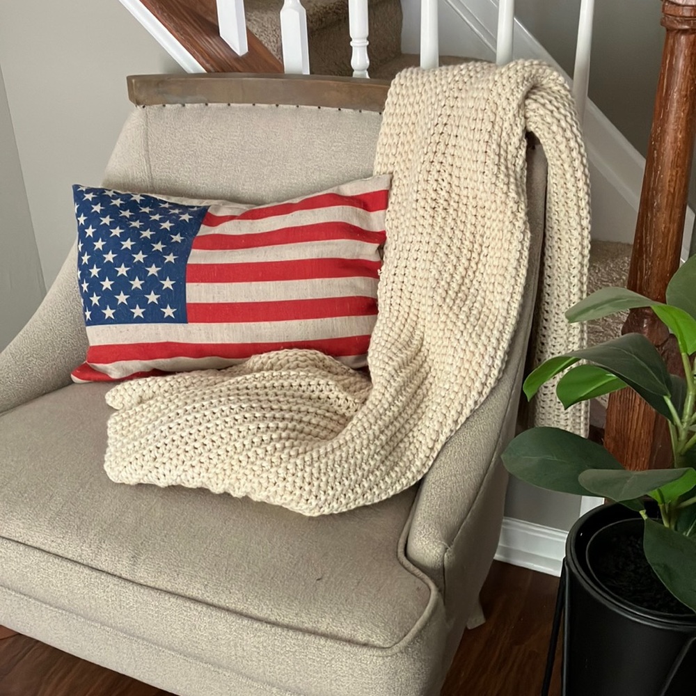 Hearth & Hand Magnolia | Knitted Throw Blanket Oatmeal/Cream color
